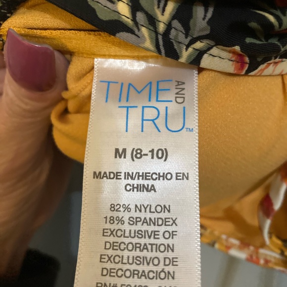 ⚜️ADORABLE CROSS BACK FLOWERED BRA TOP by 'TIME AND TRU'⚜️ - Picture 3 of 5